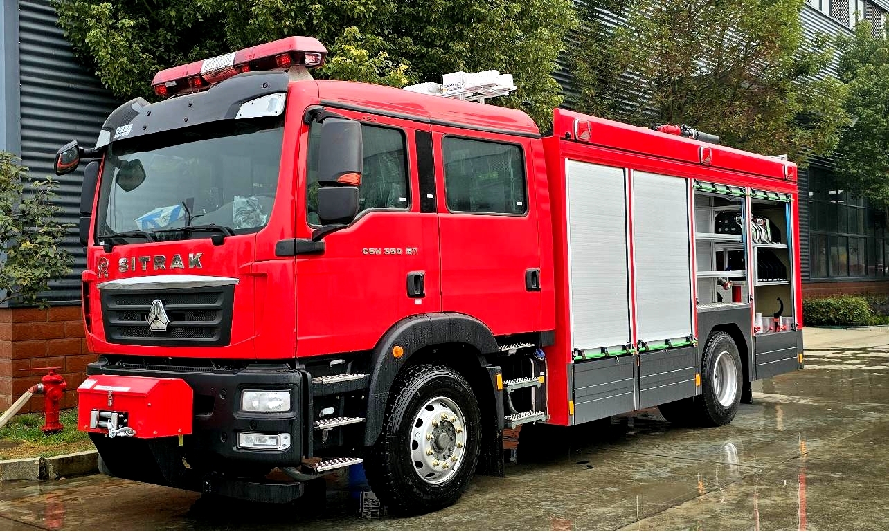 ​重汽汕德卡压缩空气泡沫消防车