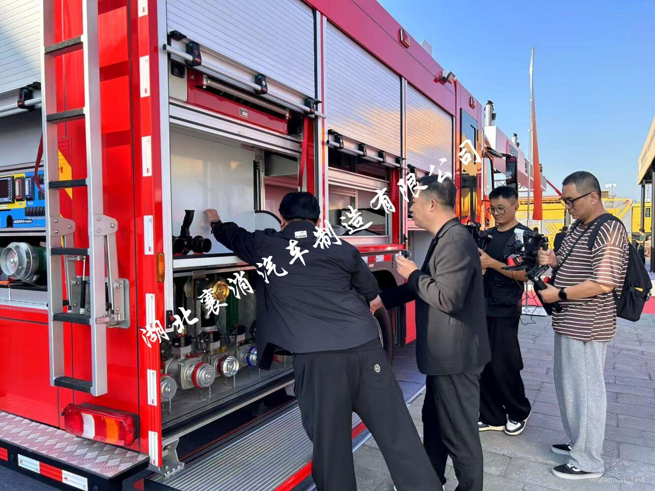 114227646.jpg c7c2133379d0b9205bb907b4dd47019f.jpg